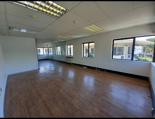 209M² OFFICE TO LET IN BRYANSTON